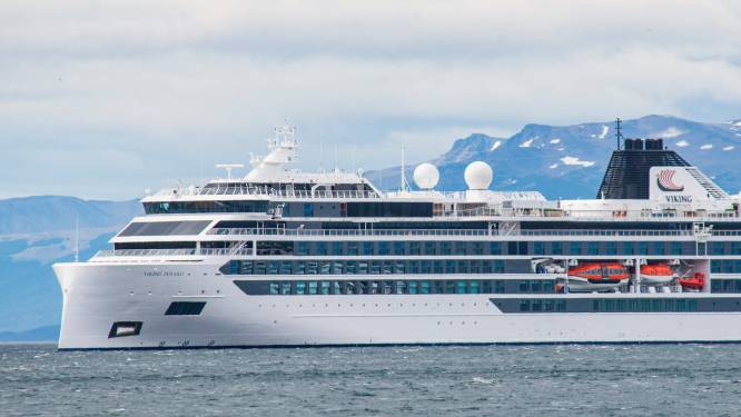 Amerikaanse vrouw sterft nadat cruiseschip getroffen wordt door “monstergolf”, nog 4 passagiers gewond