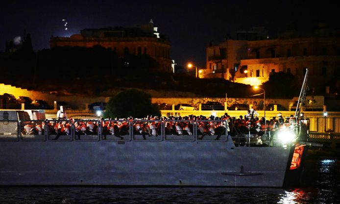 Vannacht is het ngo-schip Ocean Viking aangemeerd in Malta.