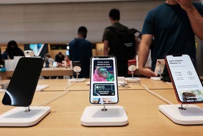 Apple verlaagt productie iPhone om chiptekort