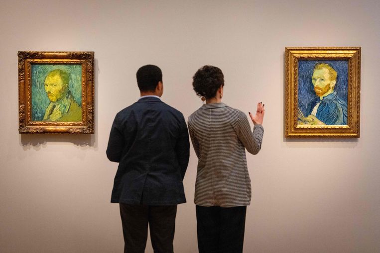 ‘Zijn portretten spreken tot de publieke verbeelding. Ze geven inkijk in zijn leven en vervellen tot een soort lens waardoor we naar Van Goghs geest kunnen kijken en zijn mentale worstelingen, zijn veerkracht en zijn tomeloze passie kunnen waarnemen’, vindt curator dr. Karen Serres. Beeld AFP