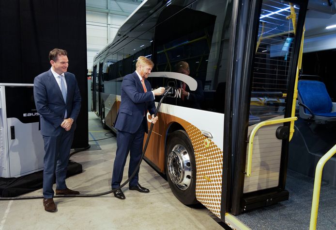 Koning Willem Alexander opent Ebusco