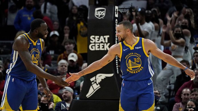 Steph Curry brille, les Warriors enchaînent.