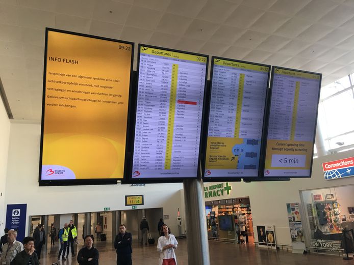 Heel wat geannuleerde vluchten op de infoborden van Brussels Airport.