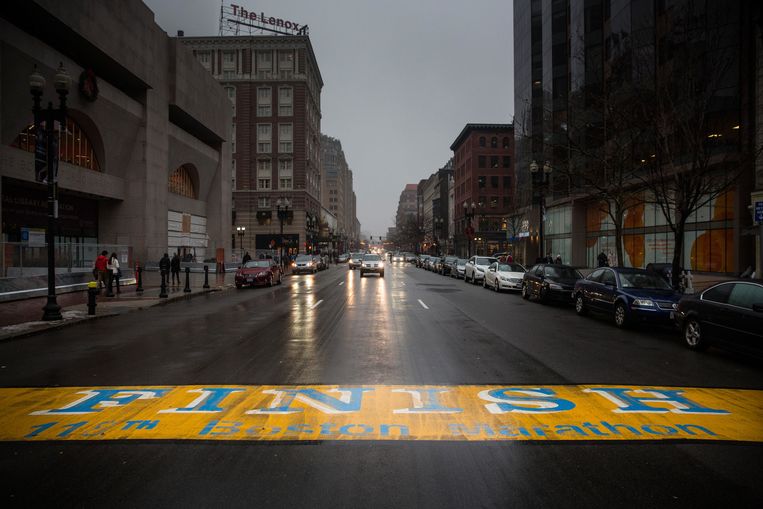 Finishlijn van de Marathon van Boston nabij de plek waar in 2013 de eerste bom afging. Beeld getty