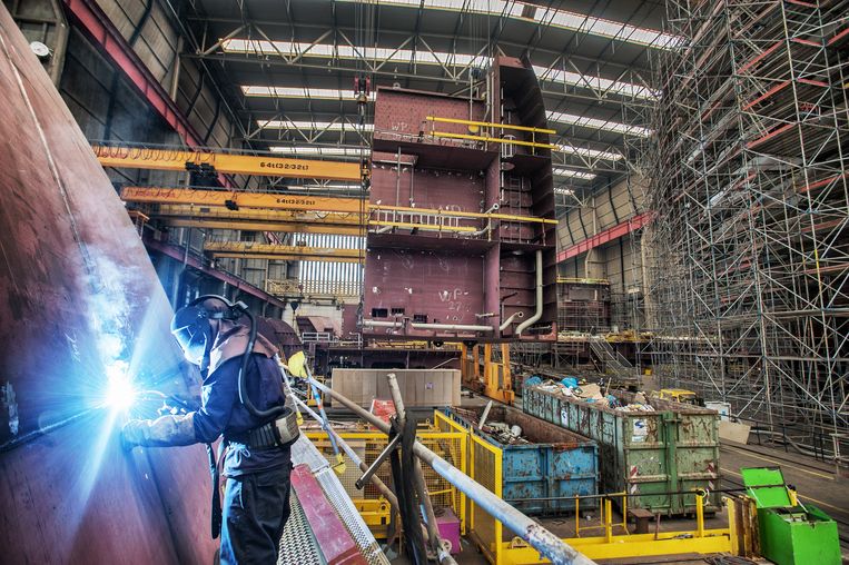 De bouw van een schip door Royal IHC. De scheepsbouwer draait al sinds voor de coronacrisis verlies. Beeld Raymond Rutting