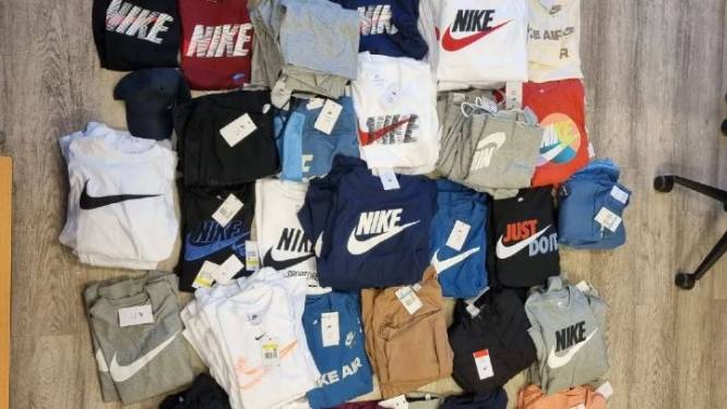 Oplettende burger tipt politie na winkeldiefstal in Bataviastad: 4000 euro aan Nike-kleding gestolen