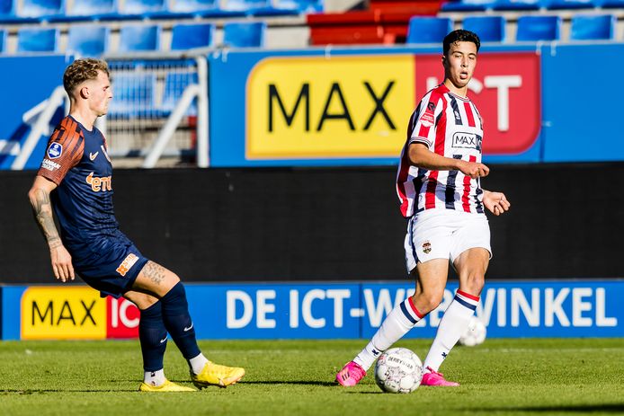 Amine Lachkar in actie tijdens een oefenduel tussen Willem II en Vitesse, eerder dit seizoen.