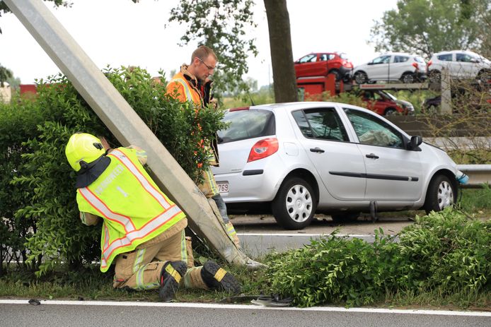 Drie Werknemers Kerncentrale Gewond Na Crash Tegen Verlichtingspaal Beveren Hlnbe 9524