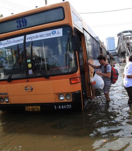 Les inondations menacent le métro de Bangkok