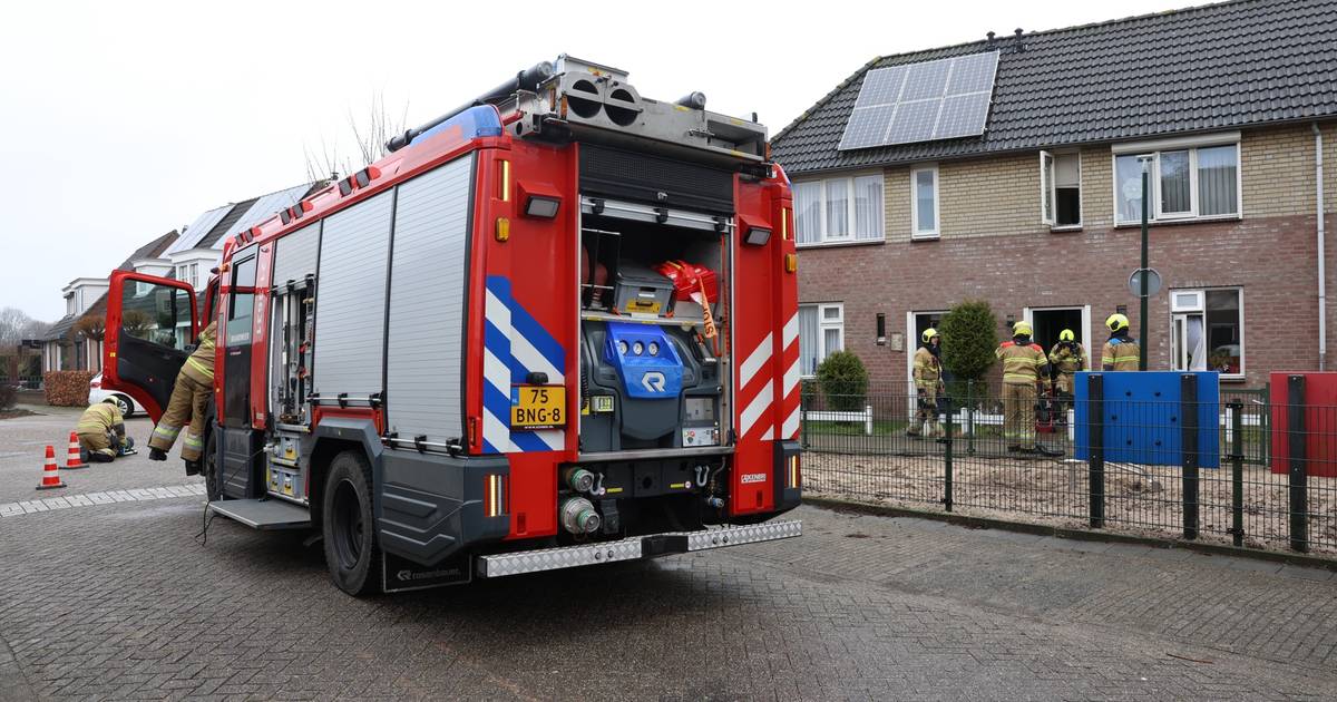 Afzuigkap vliegt in brand in woning in Den Dungen, bewoners ademen rook in