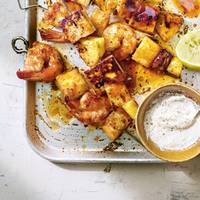 Sappige ananasspiesjes met tofu of garnalen