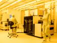 Een cleanroom bij Smart Photonics uit Eindhoven, waar gewerkt wordt aan fotonische chips.
