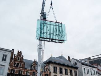Huzarenstukje aan Rubenshuis: nieuwe glasluifel zweeft twaalf meter boven de grond
