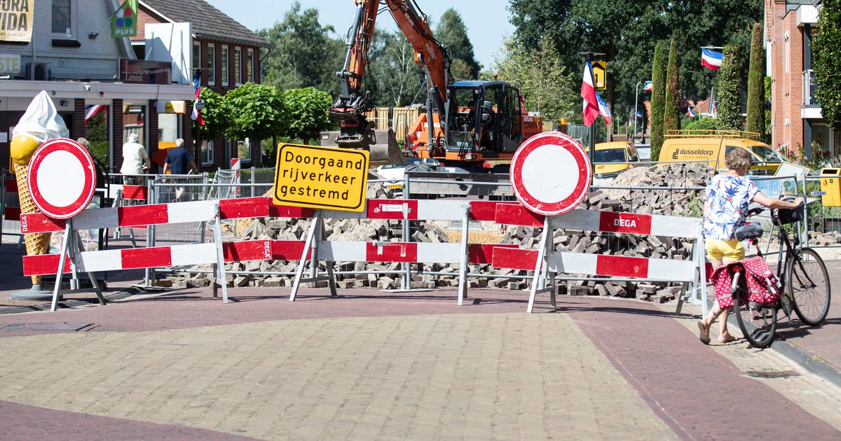 Doorgaande weg in Vasse tot eind 2022 afgesloten, horeca baalt: ‘Laten ze die klus met man en macht 