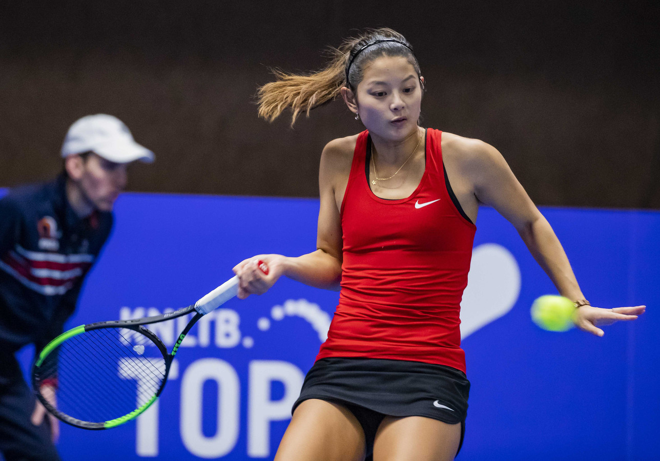 Hartono naar halve eindstrijd NK Tennis Foto destentor.nl