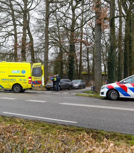 Fietser gewond na aanrijding in Loenen