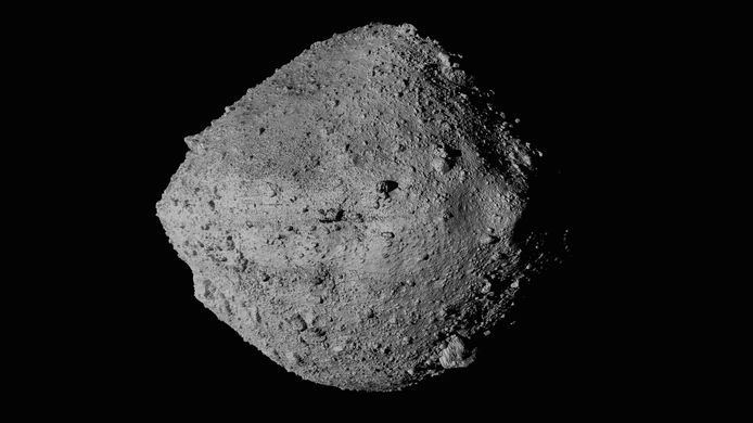 Asteroïde Bennu gezien vanuit OSIRIS-REx, op 333 miljoen kilometer afstand van de aarde.