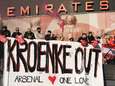 Duizenden Arsenal-fans eisen met protest vertrek van Amerikaanse clubeigenaar Kroenke