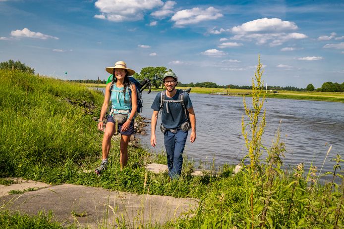 Li An Phoa en Maarten van der Schaaf wandelden de afgelopen twee weken de gehele IJssel af. Hun droom is dat de rivier uiterlijk 2051 weer drinkbaar is.