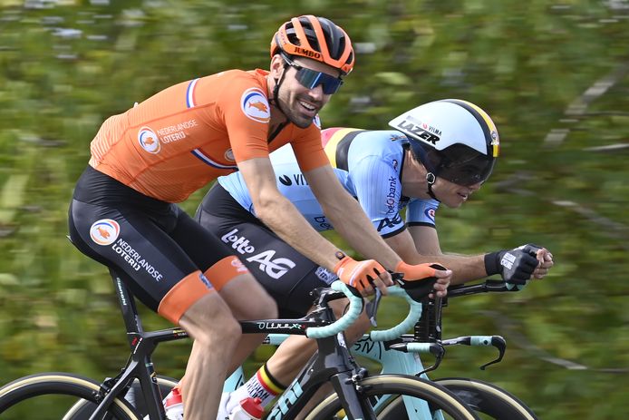 Tom Dumoulin traint in Imola met Jumbo-ploeggenoot én Belgisch concurrent Wout van Aert.