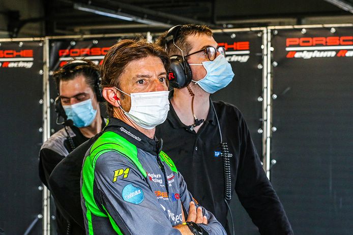 Koen Wauters is één van de pijlers van het Belgium Racing Team uit Lommel. Hij racet samen met zijn broer Kris in een nagelnieuwe Porsche.