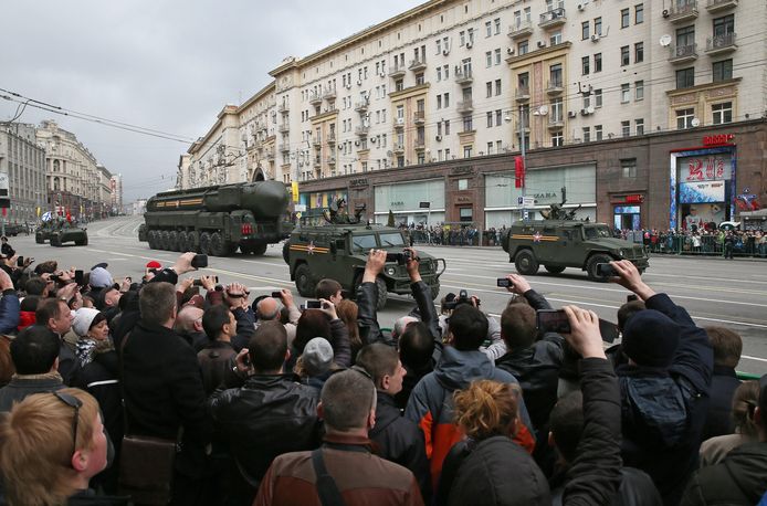 De Topol-M tijdens een militaire parade in Rusland.