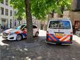 De politie doet onderzoek naar een overleden persoon op het Pieterskerkhof in Utrecht.