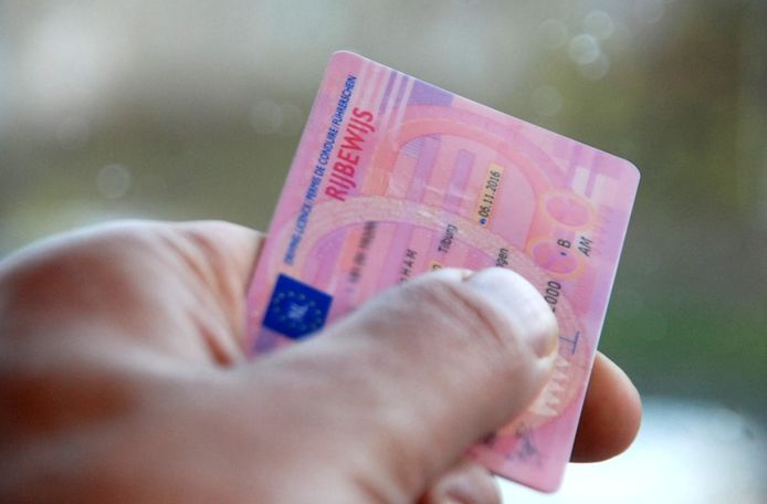 De vrouw maakte gebruik van een vals rijbewijs.