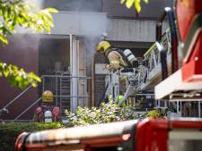 Brand in restaurant Rotterdam: brandweer breekt plafond open om vuur te bestrijden