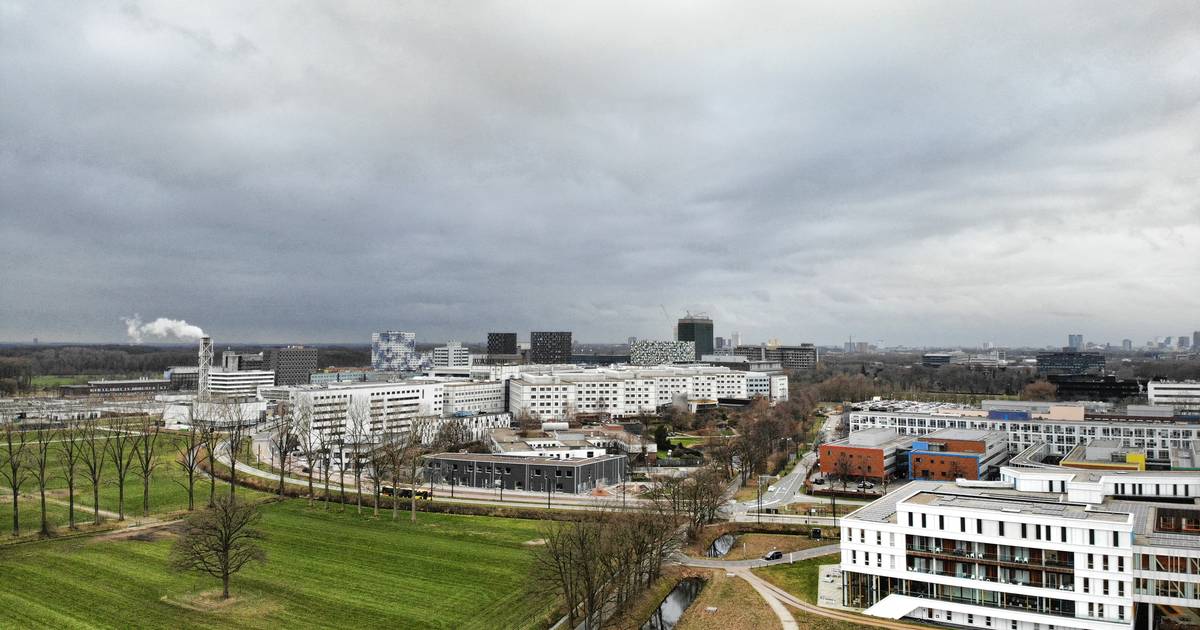 Groei Utrecht Science Park, inclusief windmolen, jaagt omwonenden gordijnen  in: 'Bijna tweemaal de Dom' | Utrecht | AD.nl
