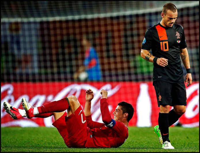 Ronaldo lacht, Sneijder huilt.