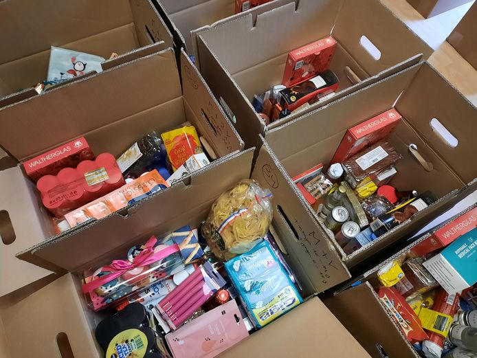 Het OCMW van Herselt deelt voor de derde keer kerstpakketten uit.