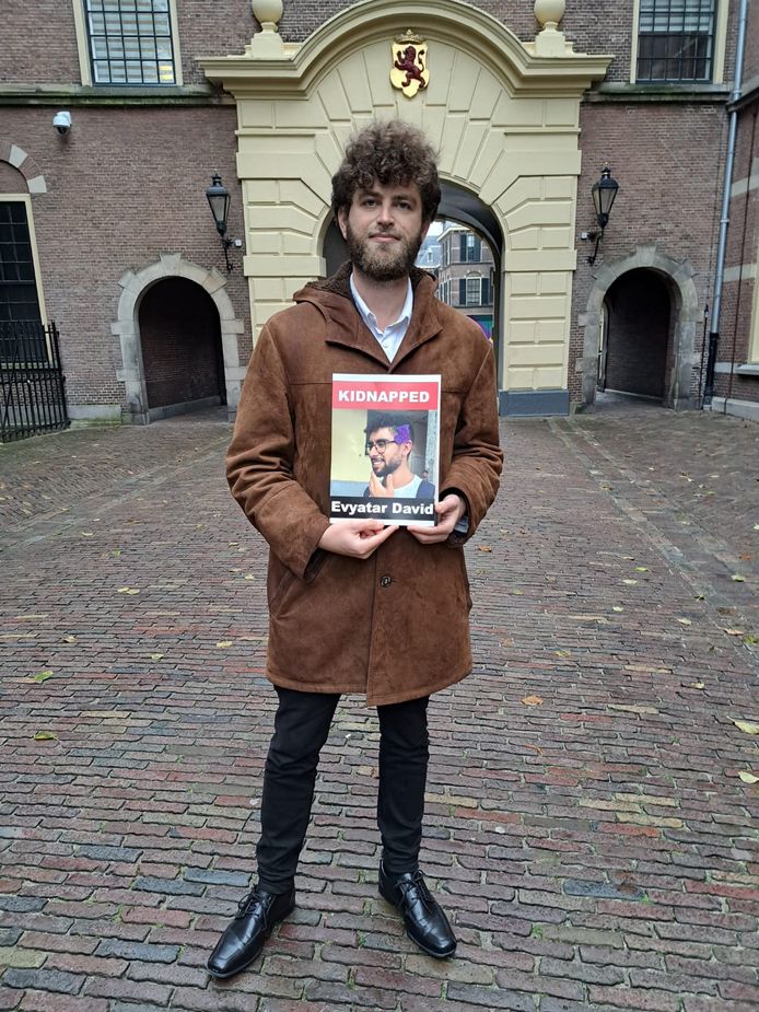 Jonathan Guttman is doodsbang voor het lot van zijn 23-jarige neef Evyater.