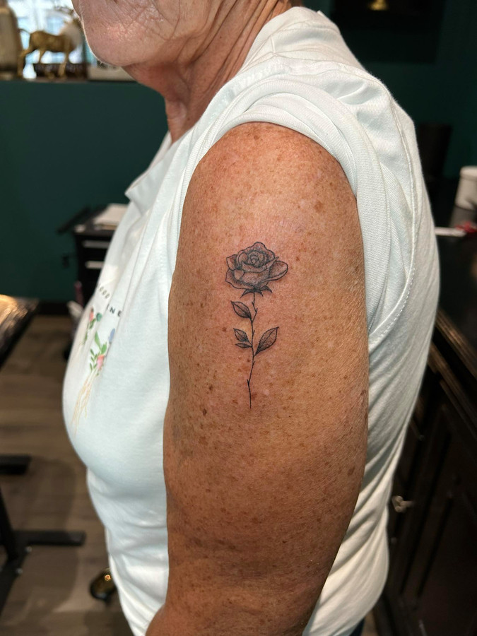 NET OPEN. Zoraya opent op haar 21ste ‘Ink about it’ op Markt