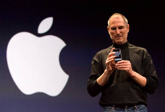 Steve Jobs tijdens de eerste presentatie van de iPhone in 2007.