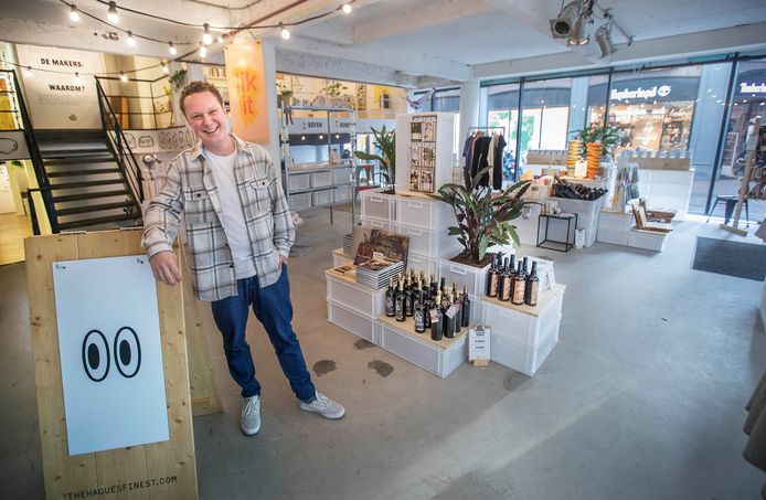 kader Samenwerken met referentie Van wasmiddel tot honing: In deze winkel koop je alleen maar Haagse  producten en cadeautjes | Den Haag | AD.nl