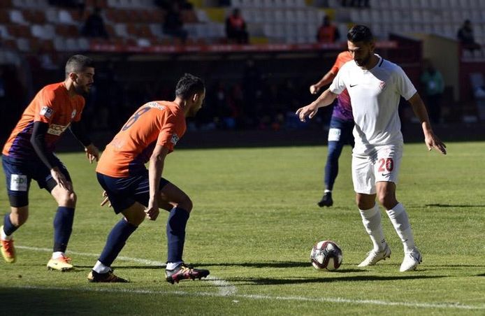 Brabanders Kamaci En Dingil Voetballen Nog Gewoon In Turkije Zijn Wel Bezorgd Maar Het Leven Gaat Door Nederlands Voetbal Bd Nl