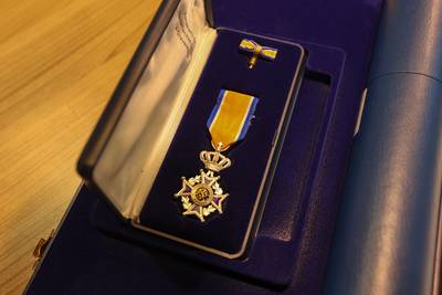 Koninklijk lintje Ank Eichhorn voor haar inzet bij Hulpdienst St. Maarten