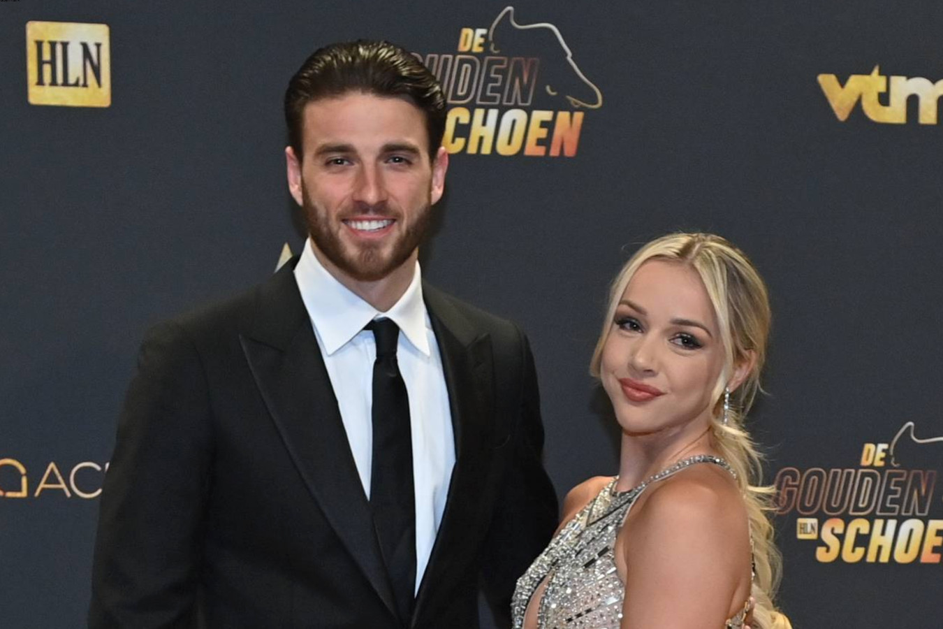 Zangeres Emma Heesters en voetballer Wesley Hoedt weer samen “Nooit