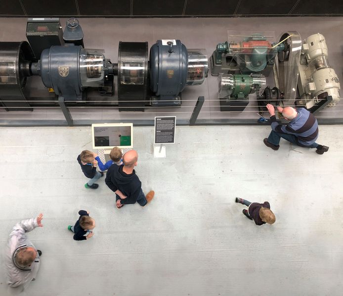 Machines stampen, stoten, bonken en blinken bij techniekmuseum Oyfo in ...
