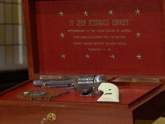 De revolver was het cadeau van Robert 'Bobby' Kennedy voor zijn broer John, toen die in 1961 president werd.