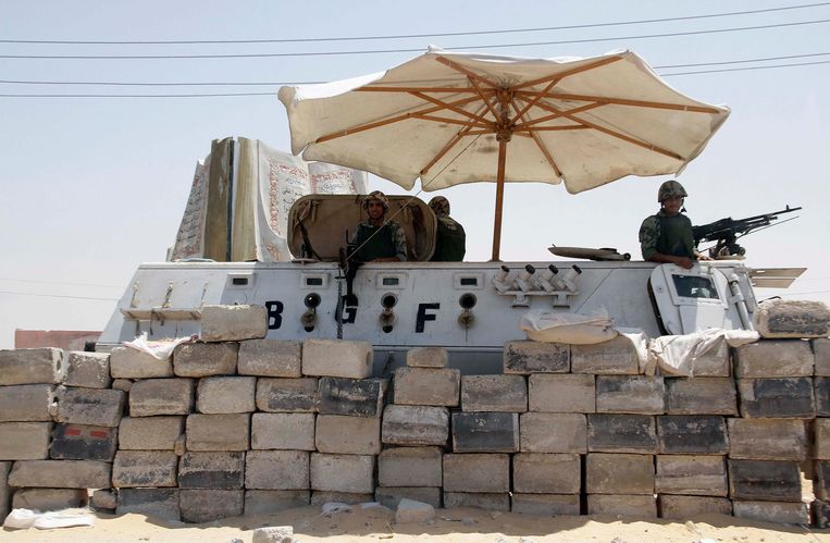 Egyptische soldaten in de Sinaï. Beeld REUTERS