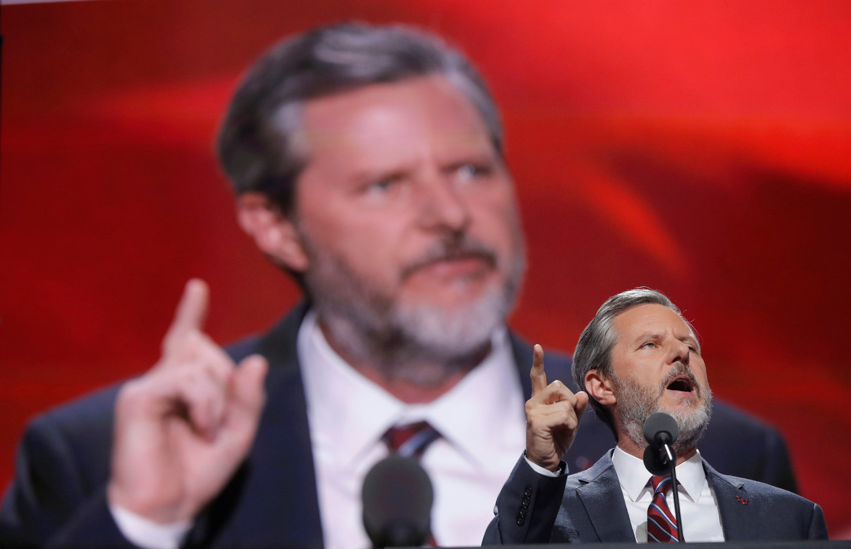 Jerry Falwell aan het woord op het partijcongres van de Republikeinen in 2016, toen Trump voor de eerste keer genomineerd werd als presidentskandidaat.