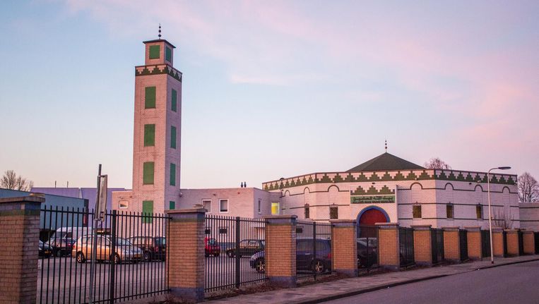 De moskee in Enschede. In februari werd het gebedshuis bekogeld met een molotovcocktail. Beeld Ginopress BV. 