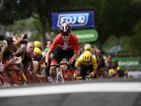 Marianne Vos grijpt net naast tweede ritzege in Tour de France Femmes: ‘Zij had de beste benen’
