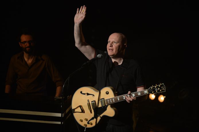 Frank Vanderlinden en zijn band De Mens komen niet naar Brugge op de Nationale Feestdag.
