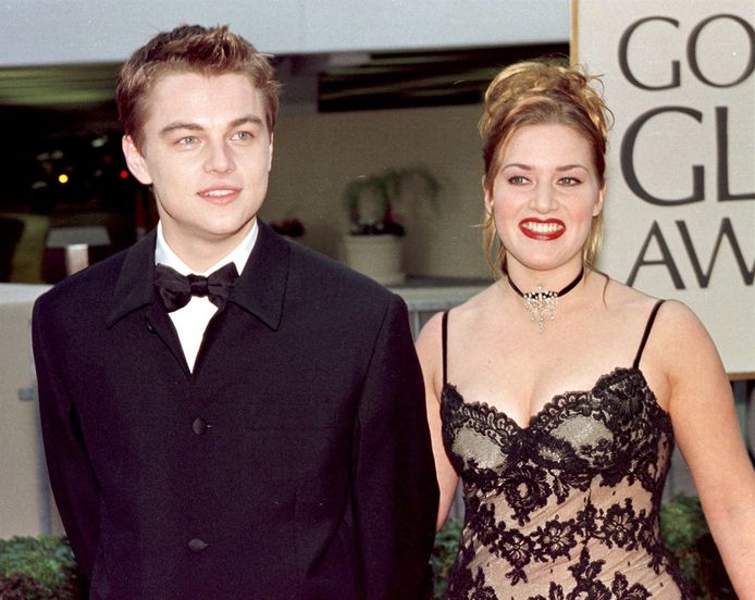Leonardo DiCaprio en Kate Winslet bij de Golden Globes in 1998.
