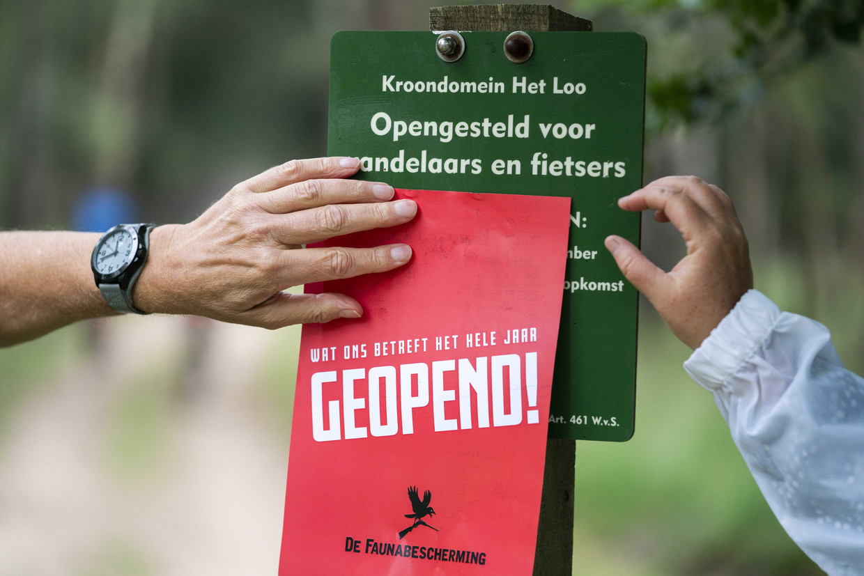 Een protestactie tegen de jaarlijkse sluiting van kroondomein Het Loo.  Beeld ANP