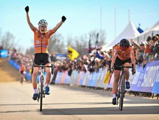 Oranje domineert bij vrouwen beloften: Pieterse klopt Van Anrooij in de sprint, onfortuinlijke Van Empel derde