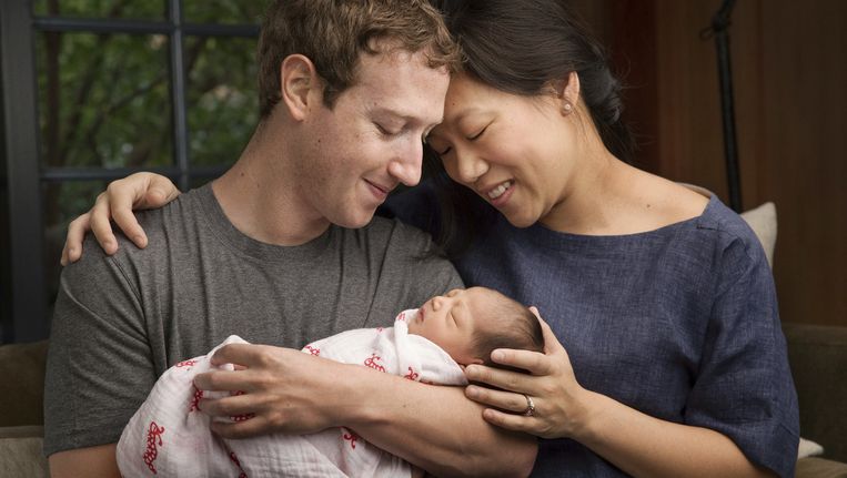 Mark Zuckerberg, zijn vrouw Priscilla Chan en hun dochter Max. Beeld ap